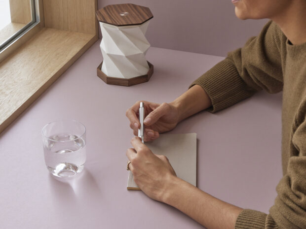 Furniture Linoleum 4010 lilac desk with person 2